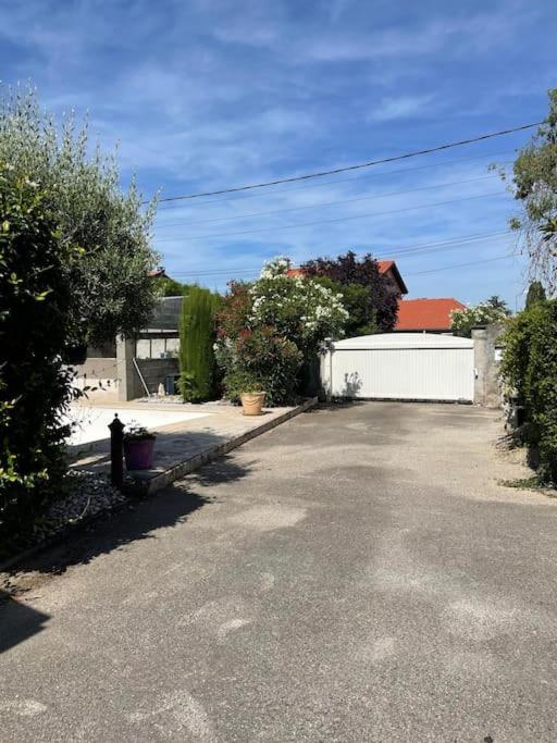 Villa Individuelle - Chassieu Exterior foto